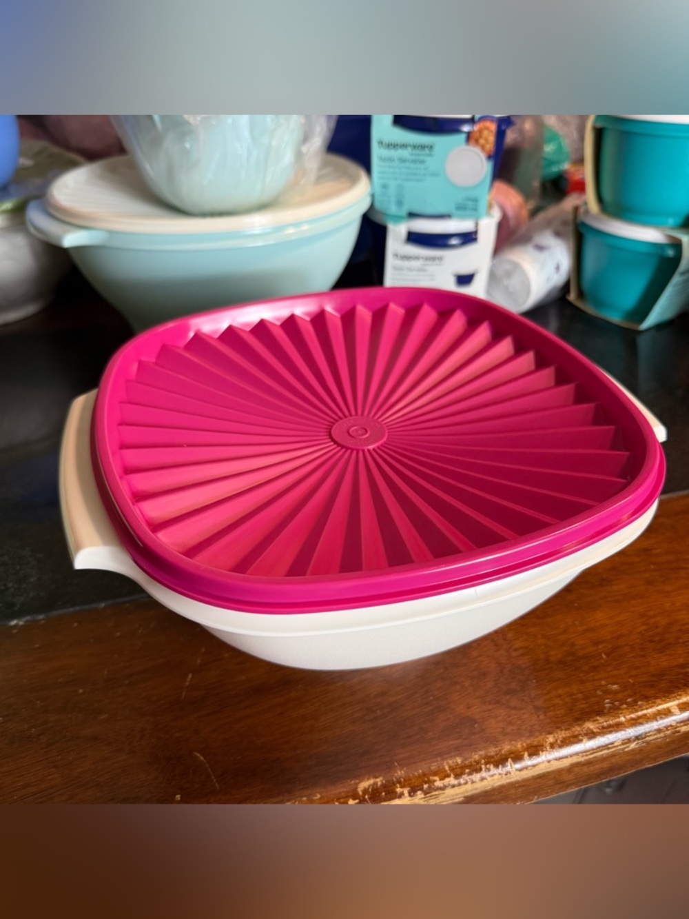 Tupperware Servalier Bowl 3 quart